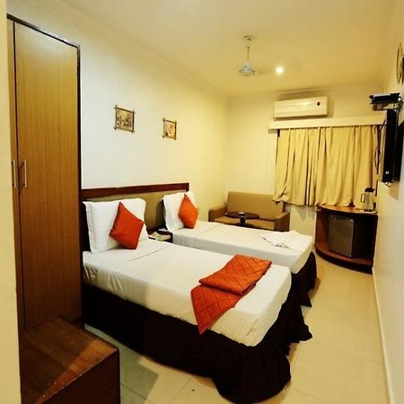 Hotel Sitara Paradise Ameerpet Хайдарабад Экстерьер фото